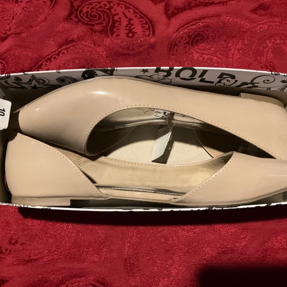 Payless Woman’s Brash Beige patent dressy/casual slip-on flats. Size 10W NWT - Picture 14 of 15